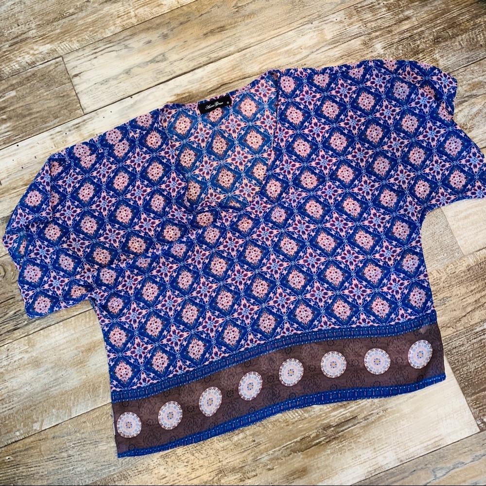 Sheer vNeck Blue Printed Top
